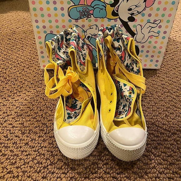 Vintage Mickey & Minnie Mouse X Floral Converse Shoes - Picture 1 of 10